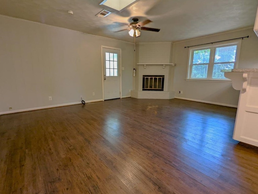 2013 Oaklawn Dr, Conroe, TX 77304