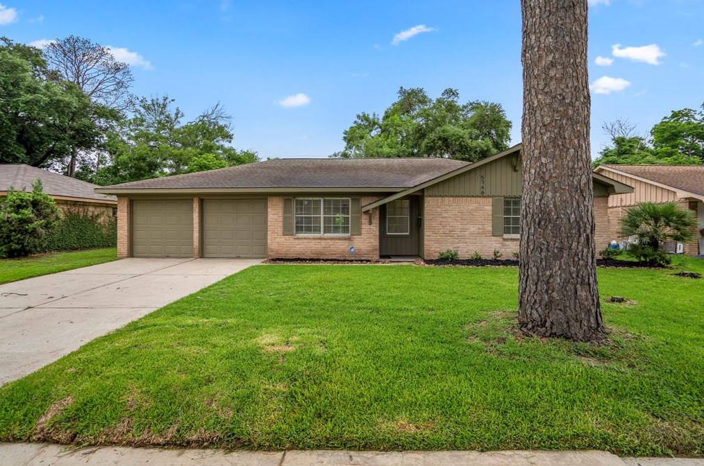 5746 Firenza Dr, Houston, TX 77035-5516