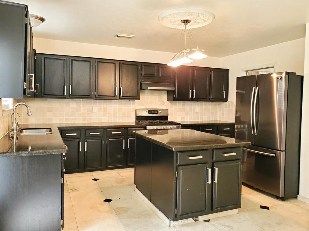 11526 Meadowchase Dr, Houston TX  77065-4909 exterior