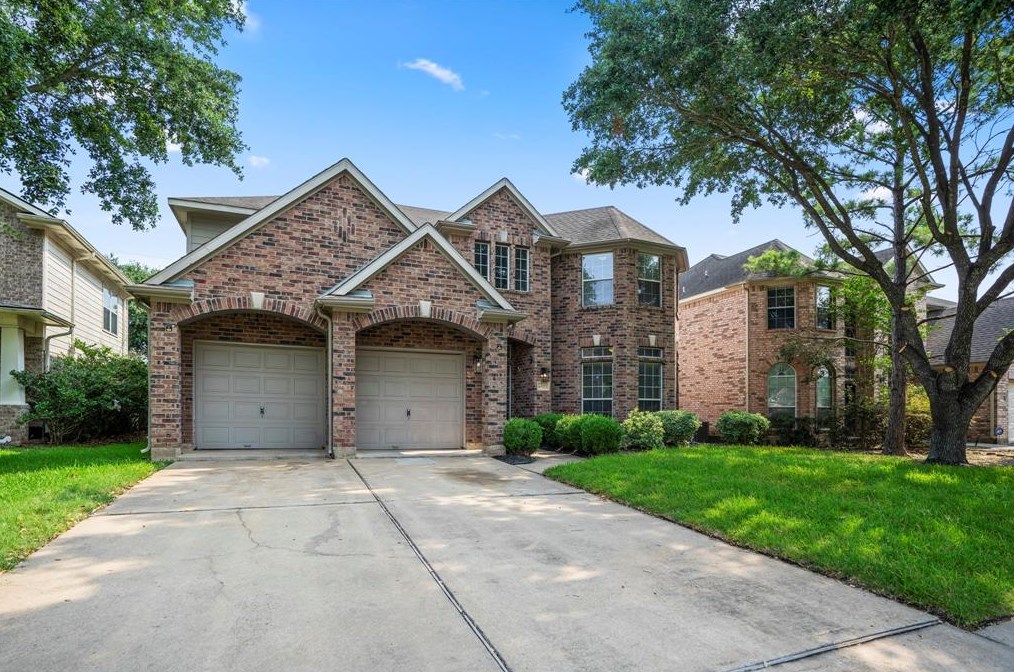 5835 White Clover Dr, Richmond, TX 77469-6271