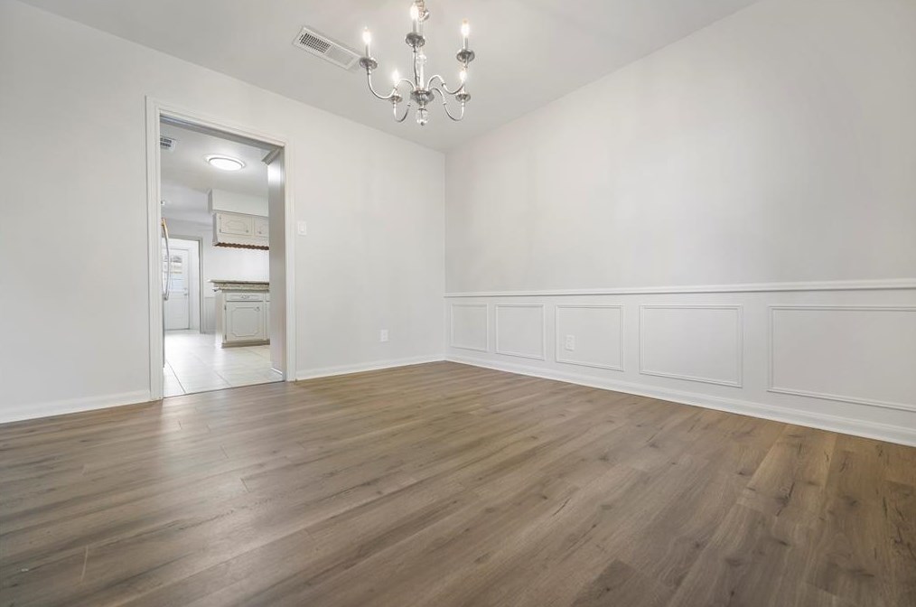 11223 Oak Spring Dr, Houston TX  77043-4600 exterior