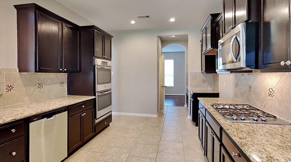 11027 Sir Alex Dr, Tomball, TX 77375-7021