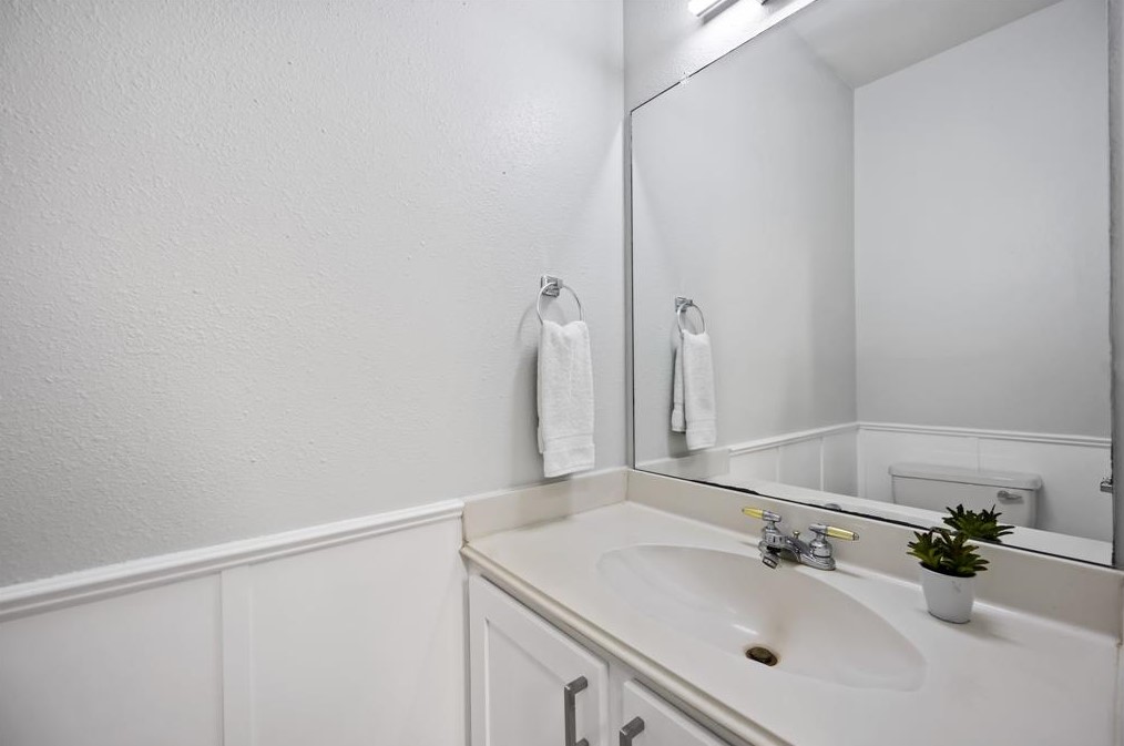 2844 Holly Hall, Houston TX  77054-4146 exterior
