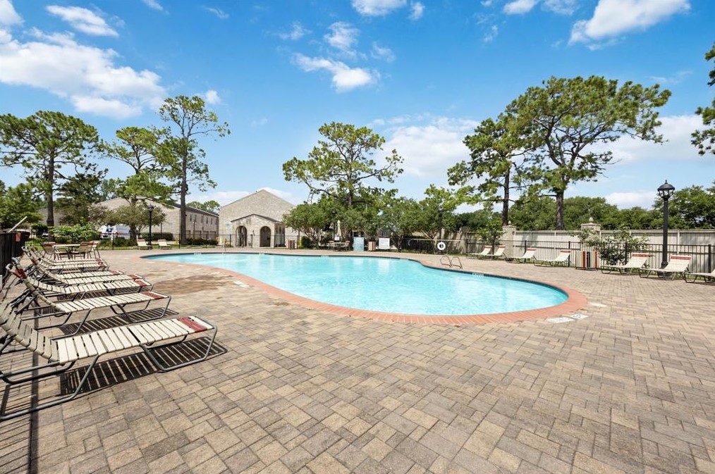 2844 Holly Hall, Houston TX  77054-4146 exterior