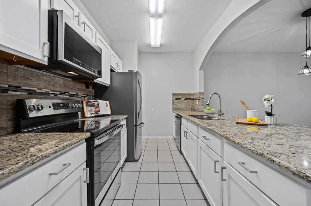 2844 Holly Hall, Houston TX  77054-4146 exterior