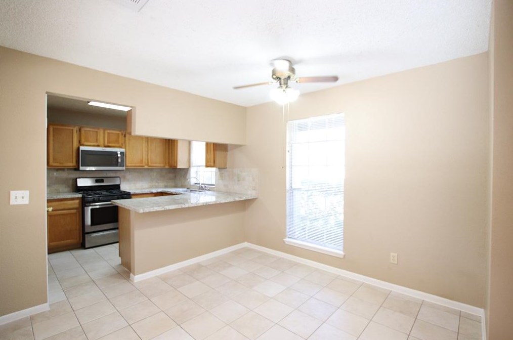 3002 Old Fort Rd, Sugar Land TX  77479-1791 exterior