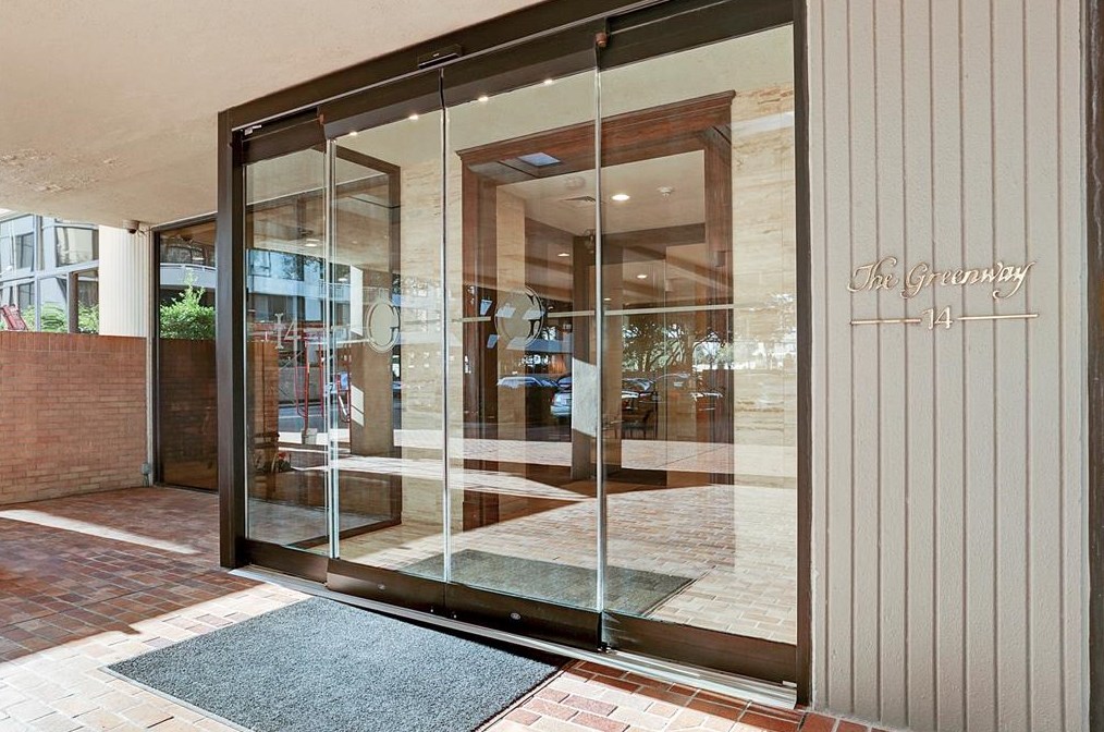 14 Greenway Plz, Houston, TX 77046-1400