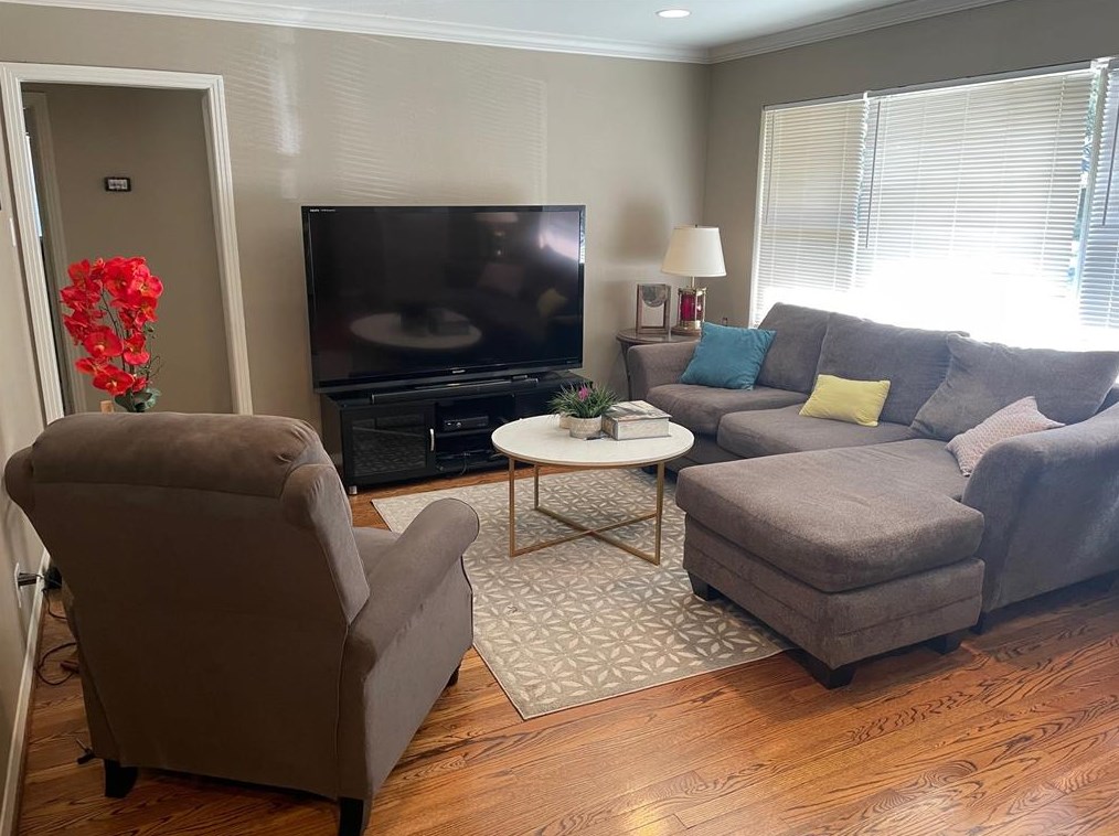 4038 Woodfin St, Houston, TX 77025