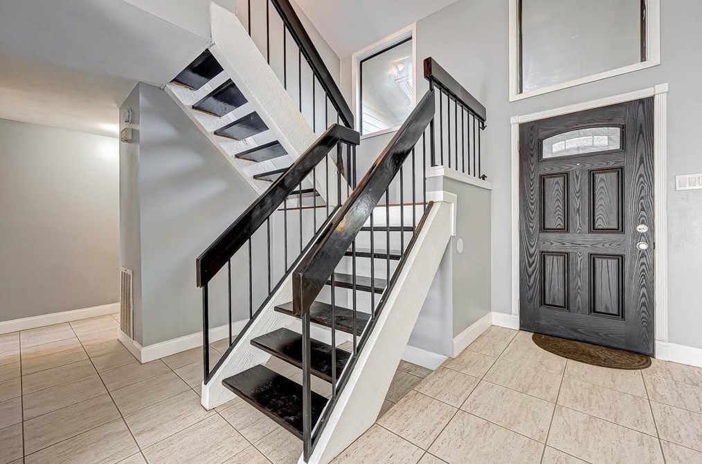 1818 Brushy Creek Dr, Sugar Land TX  77478-4258 exterior