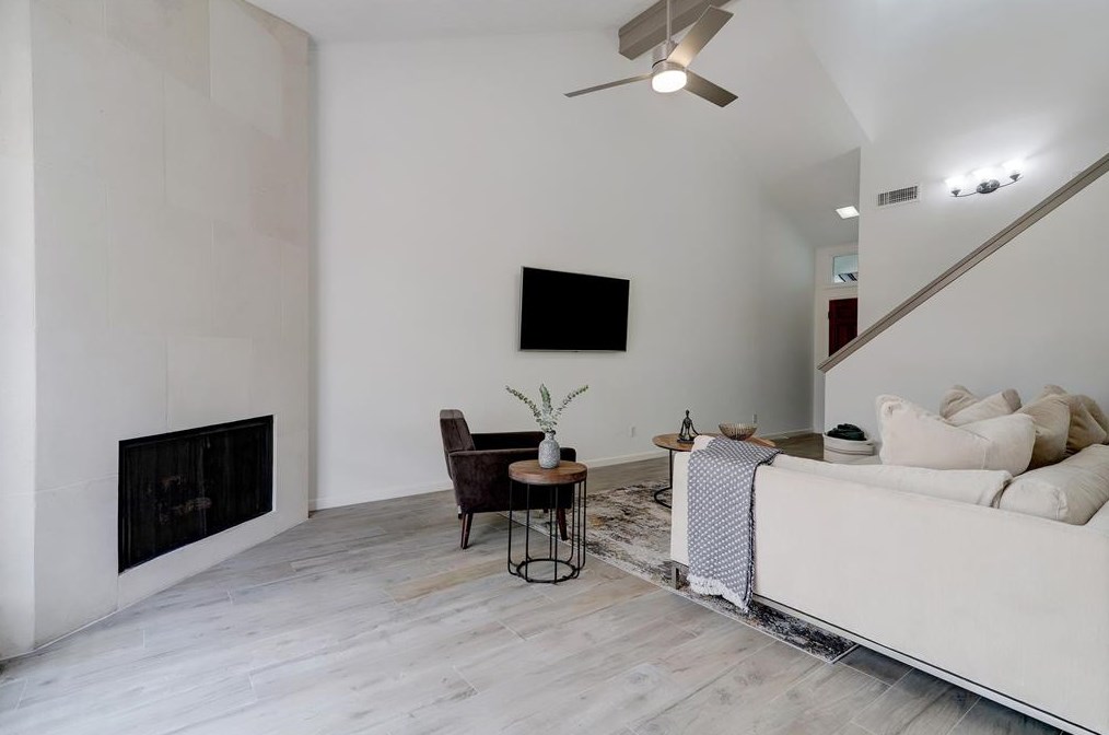 241 Malone St, Houston TX  77007-8156 exterior