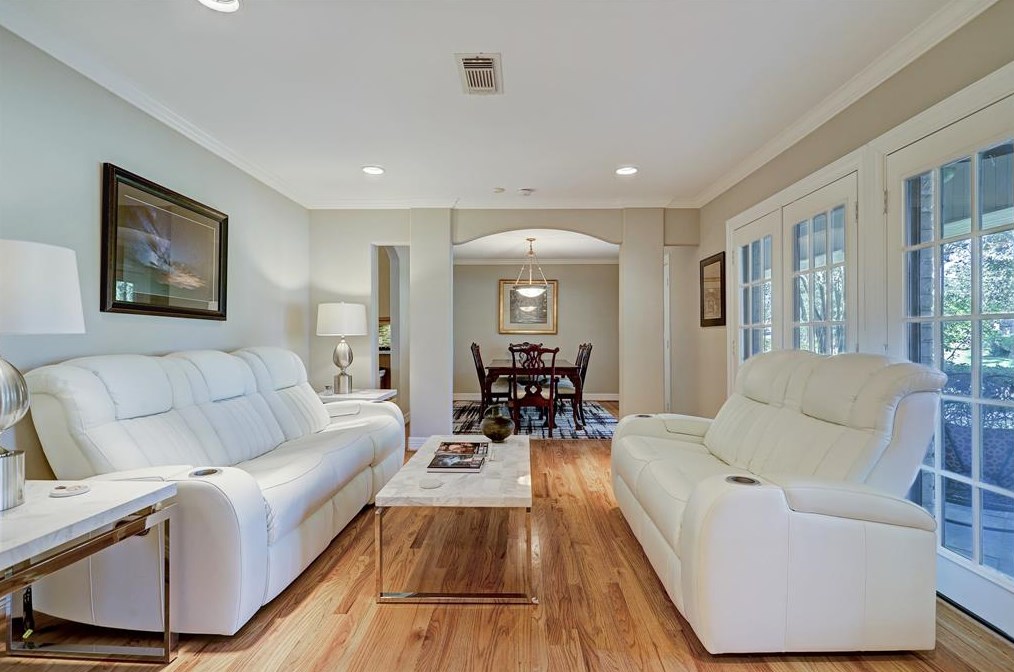 10118 Cliffwood Dr, Houston TX  77035-3606 exterior