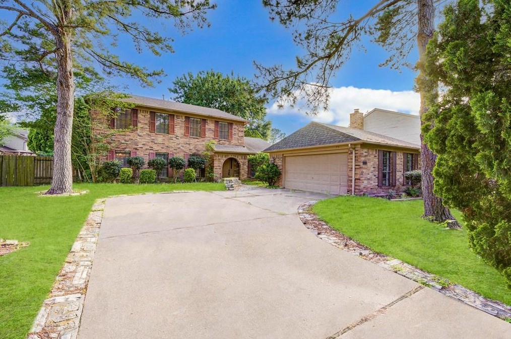 15803 Maple Manor Dr, Houston, TX 77095