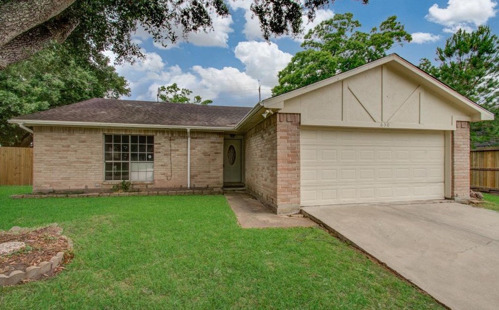 630 Fair Oak Dr, Stafford, TX 77477