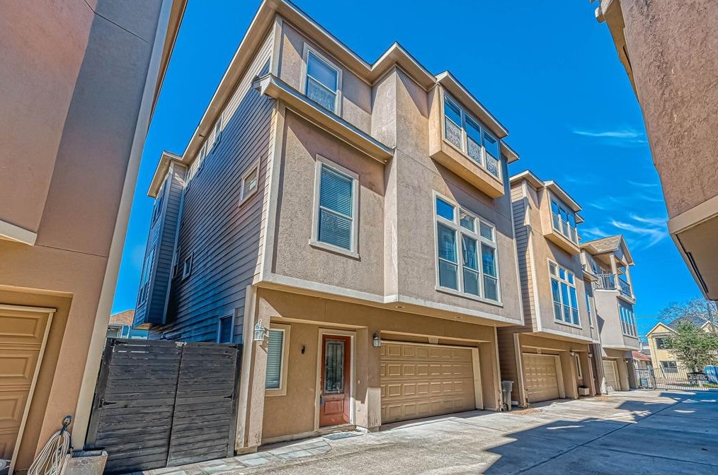 1002 22nd St, Houston, TX 77008-1804