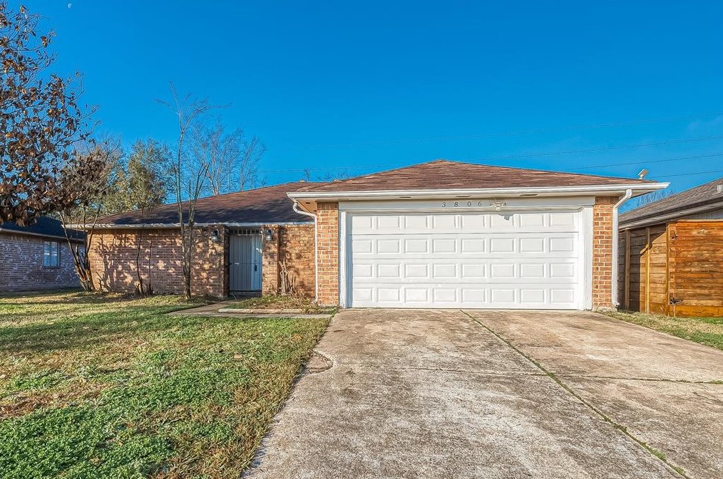3806 Embarcadero Dr, Houston, TX 77082