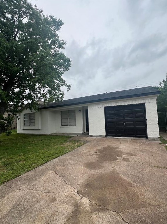 10902 Jutland Rd, Houston, TX 77048-1608