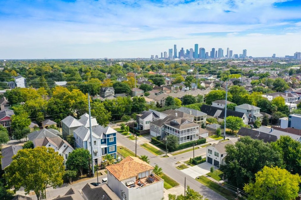 1002 Herkimer St, Houston, TX 77008-6744