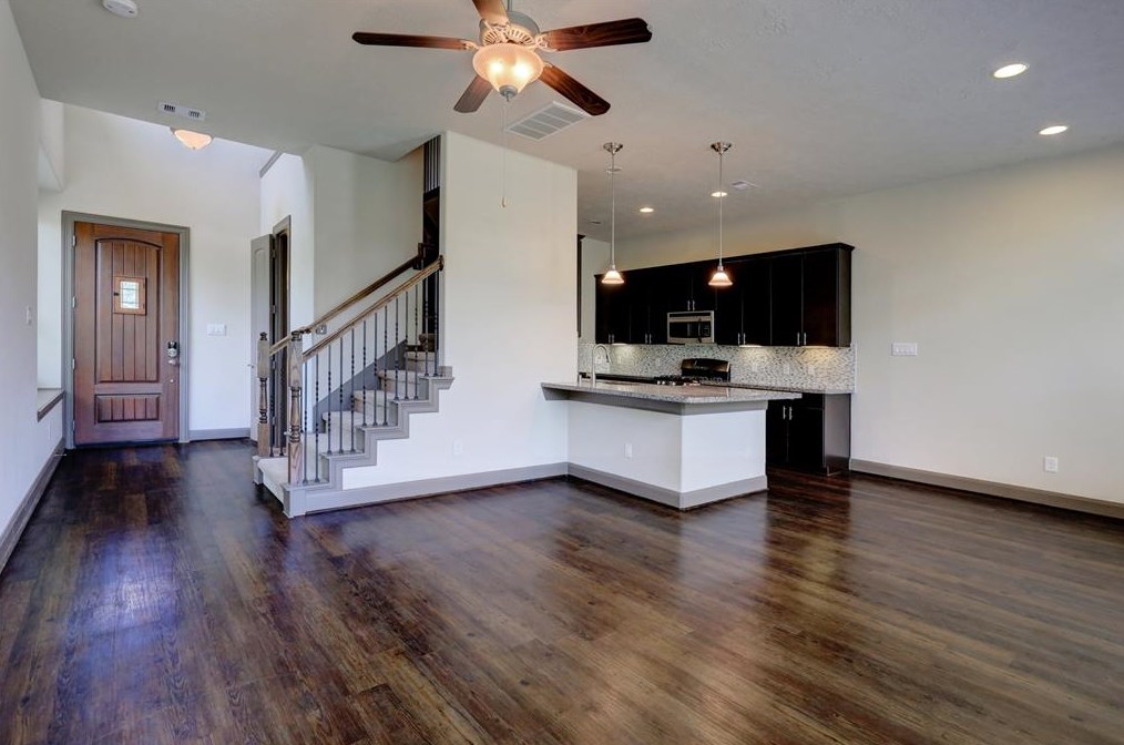 18 Aventura Pl, Spring TX  77389-2019 exterior