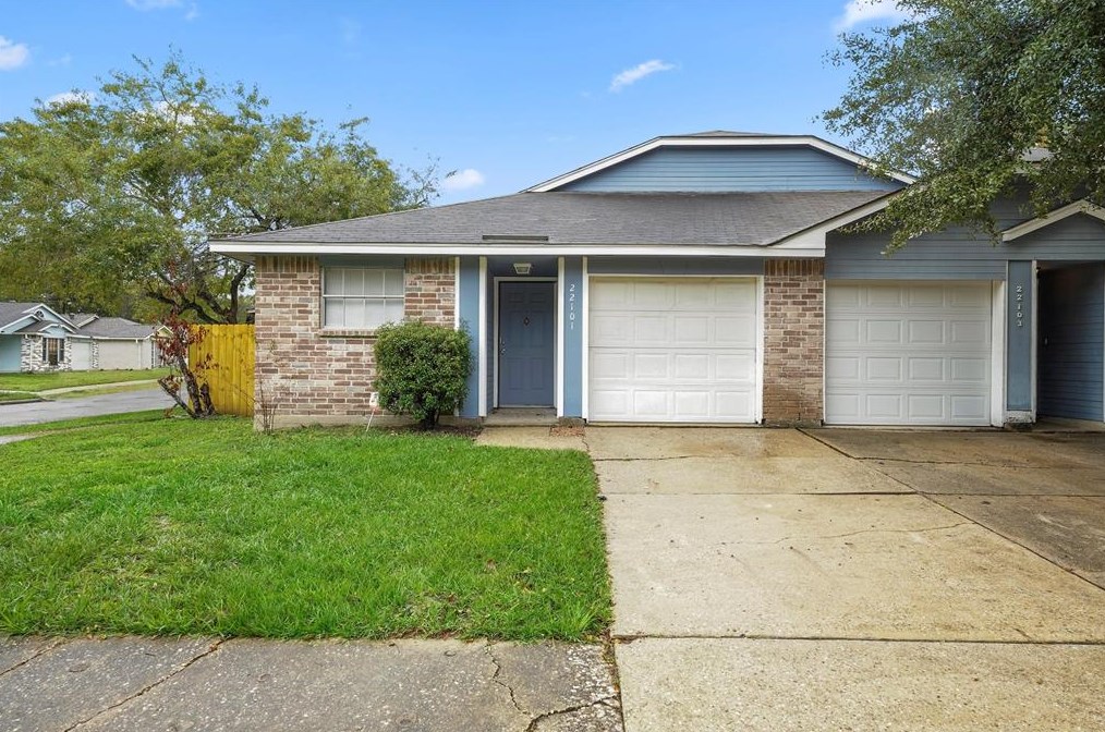 22101 Moss Falls Ln, Spring, TX 77373-8723