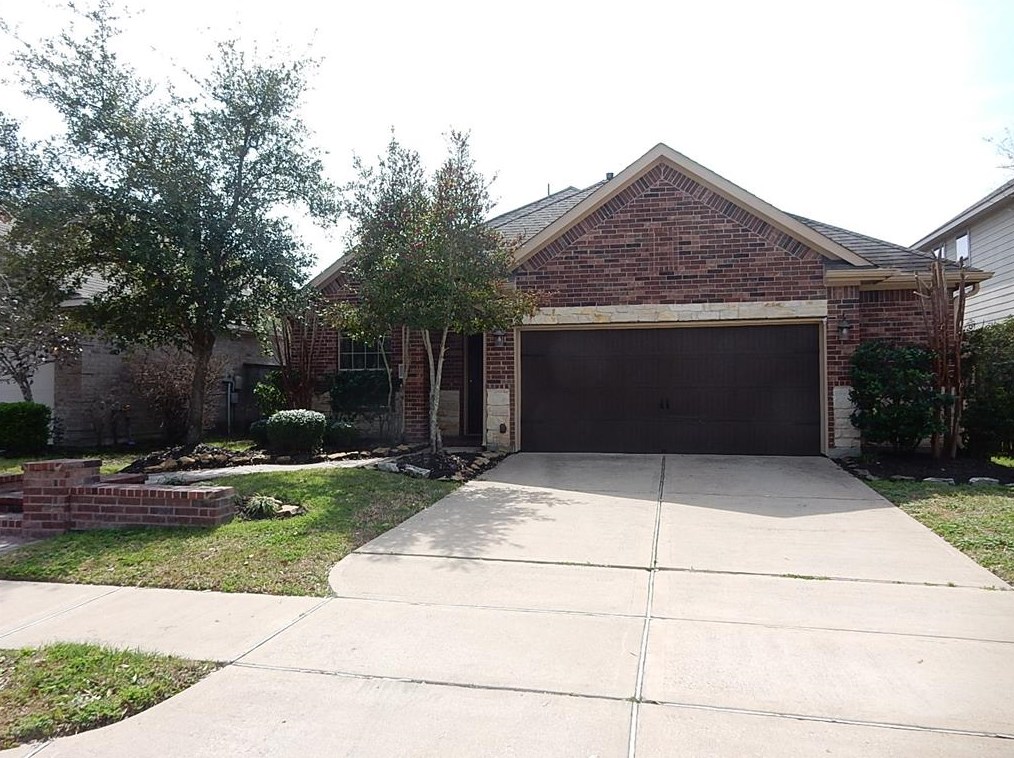 18827 Cove Pointe Dr, Cypress, TX 77433