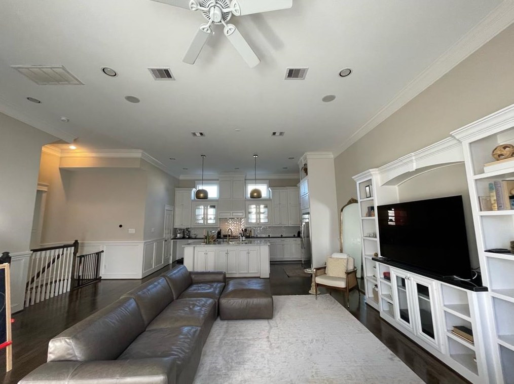 1414 Beachton St, Houston, TX 77007-4204