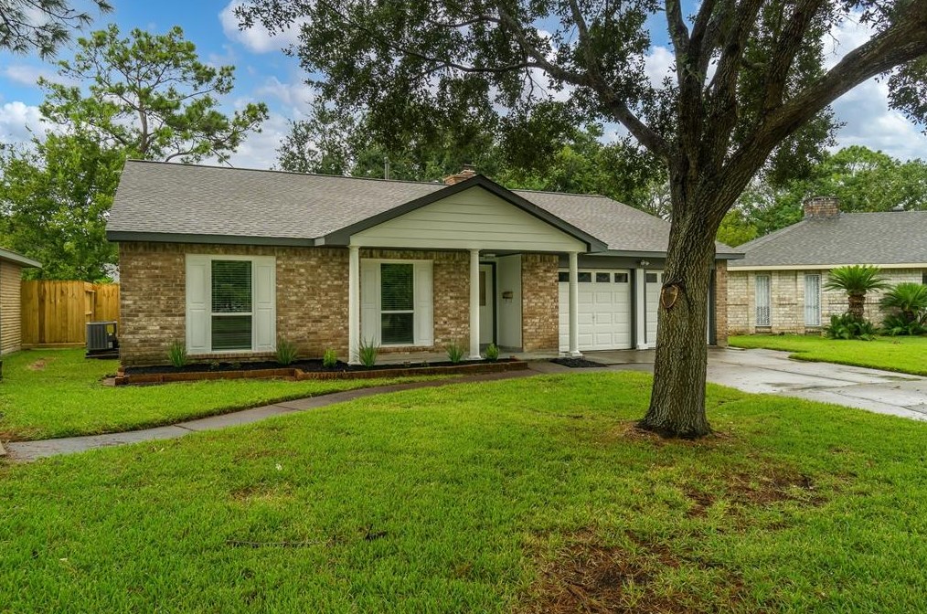 16110 Reseda Cir, Houston, TX 77062
