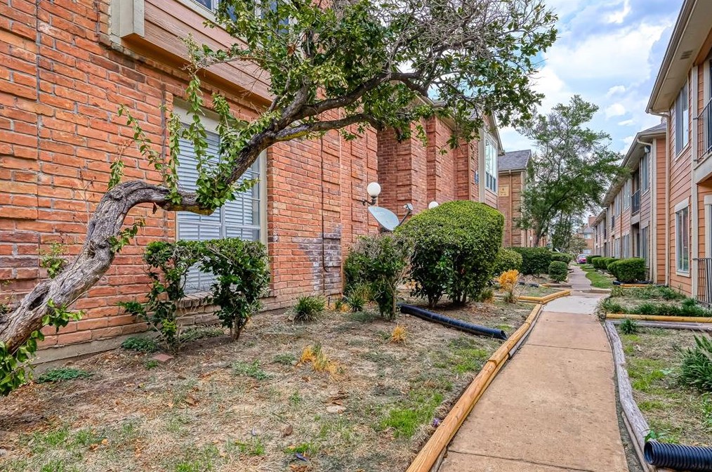 12100 Overbrook Ln # 8c, Houston, TX