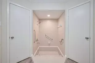 2107 Shadowbriar Dr, Houston, TX 77077 - Photo 28