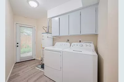 2107 Shadowbriar Drive, Houston, TX 77077 - Photo 22