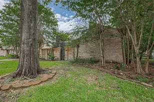2107 Shadowbriar Dr, Houston, TX 77077 - Photo 2