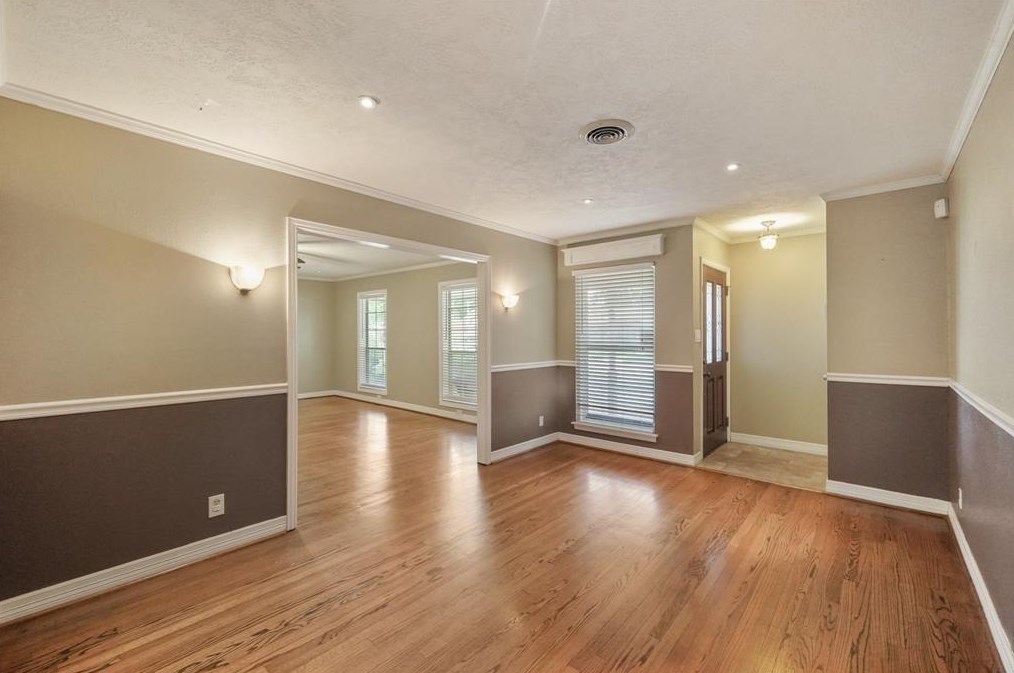 5215 Poinciana Dr, Houston TX  77092-5624 exterior