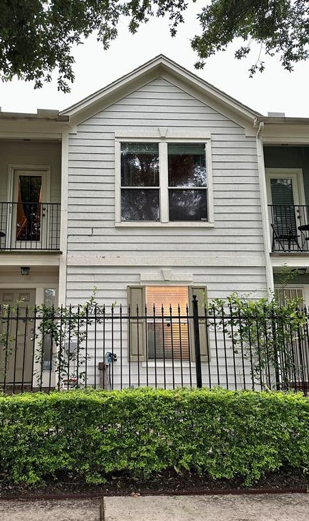 1828 Wheeler St, Houston, TX 77004-5138