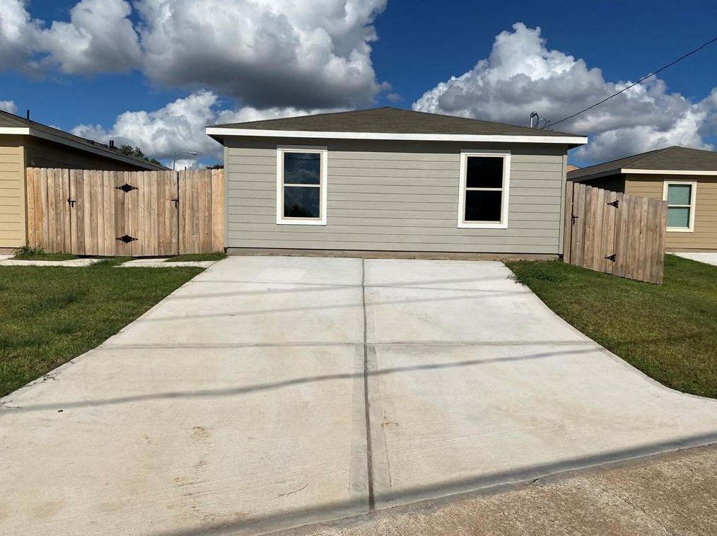 2853 Golf Crest, Dinsmore, TX 77488