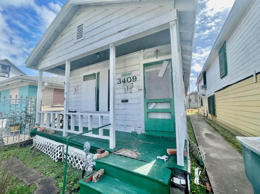 3409 Sealy St, Galveston, TX 77550-4007