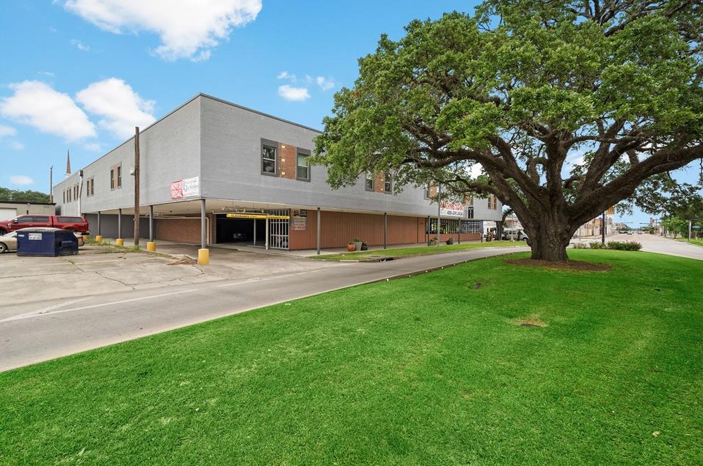 612 W Texas Ave #223, Baytown, TX 77520