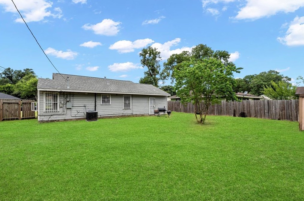 3711 Zephyr, Houston TX  77021-2517 exterior