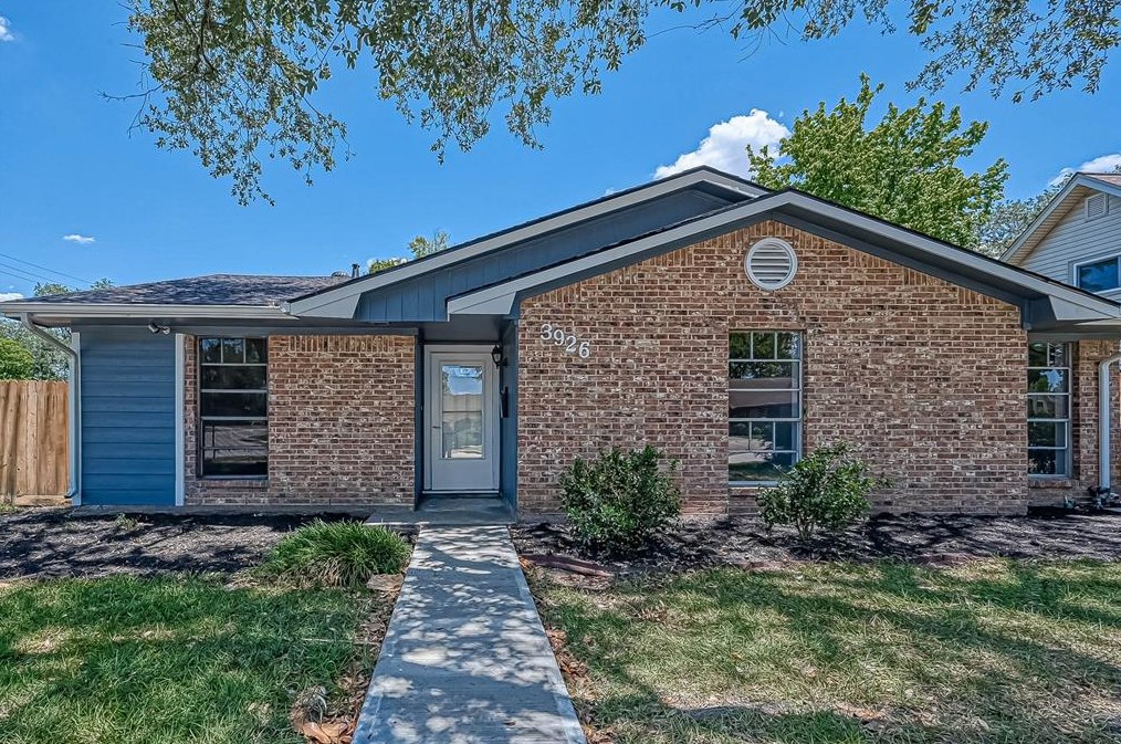 3926 Ebbtide Dr, Houston, TX 77045-4414