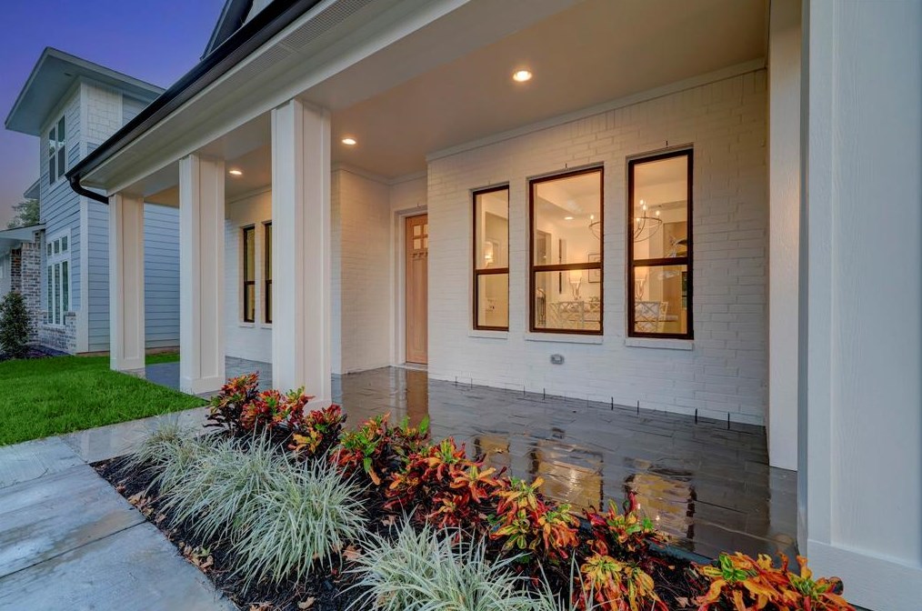 1406 Thornton Rd, Houston, TX 77018-4141