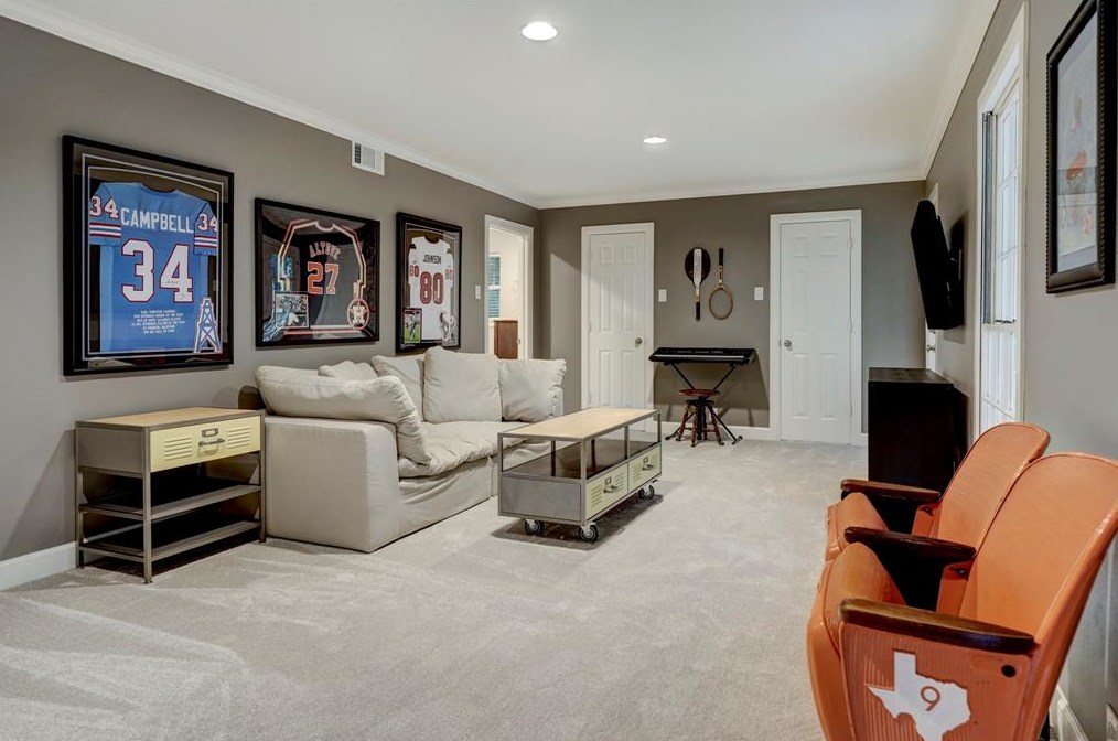 103 Hickory Rdg Dr, Houston TX  77024-6229 exterior