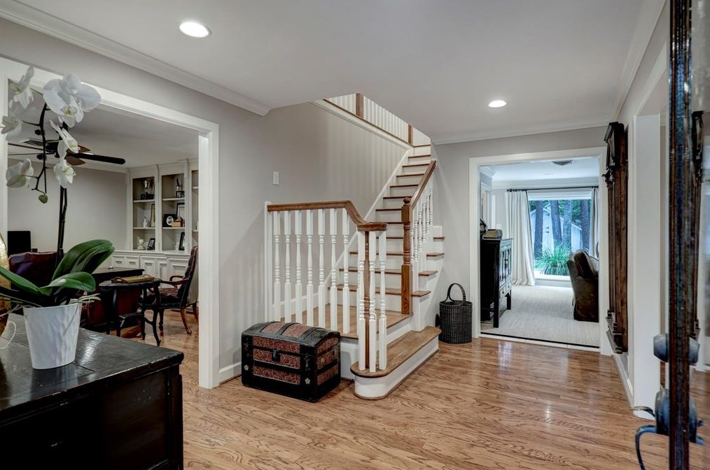 103 Hickory Ridge Dr, Houston TX  77024-6200 exterior