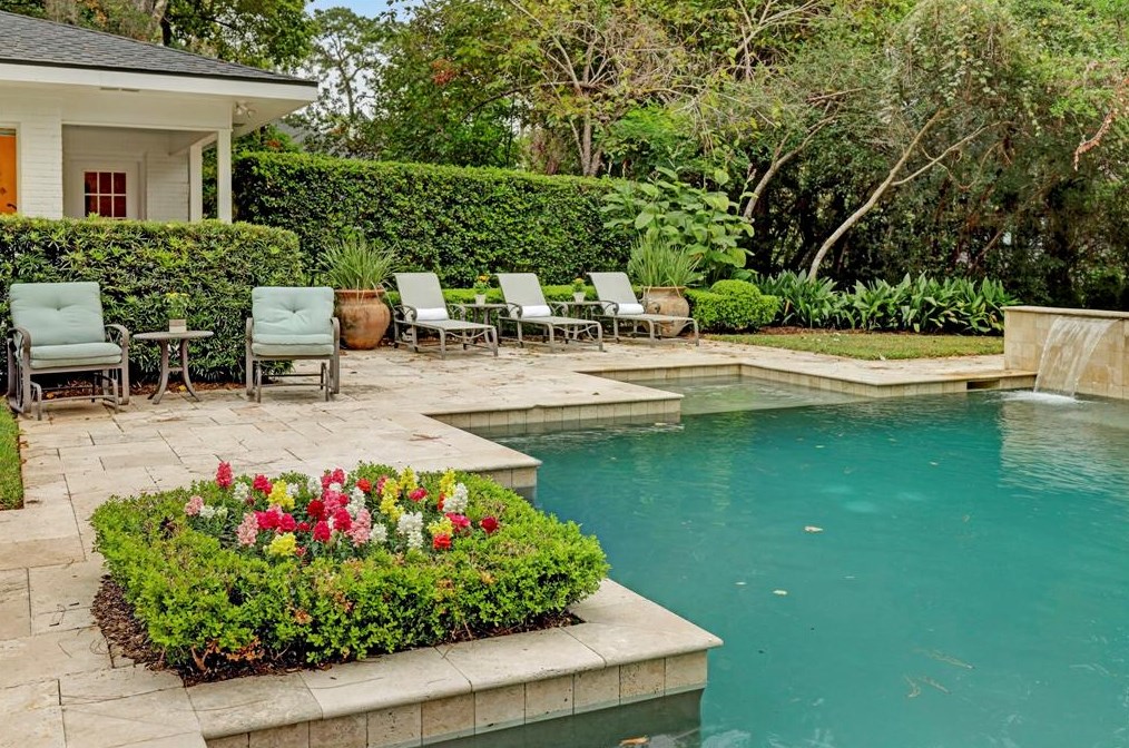 103 Hickory Rdg Dr, Houston TX  77024-6229 exterior