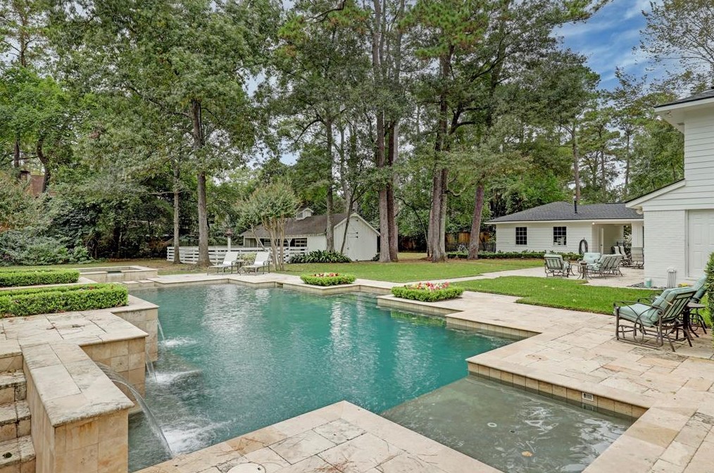 103 Hickory Rdg Dr, Houston TX  77024-6229 exterior