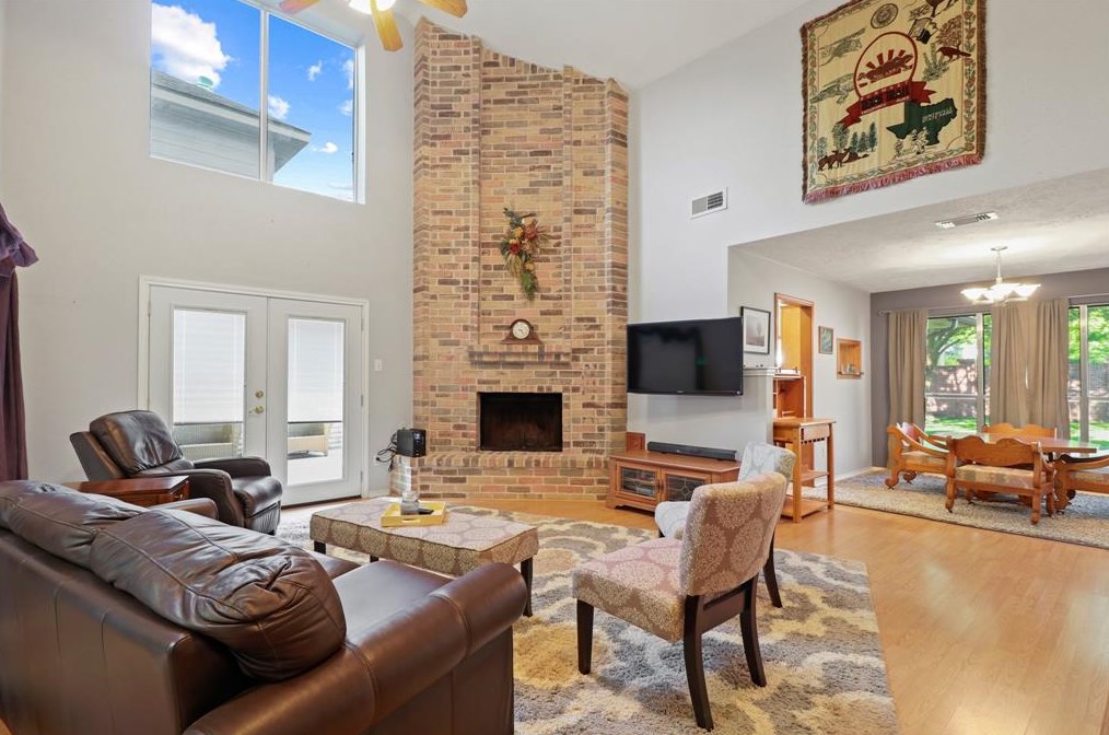 3418 Woodmere Ln, Sugar Land, TX 77478-5263
