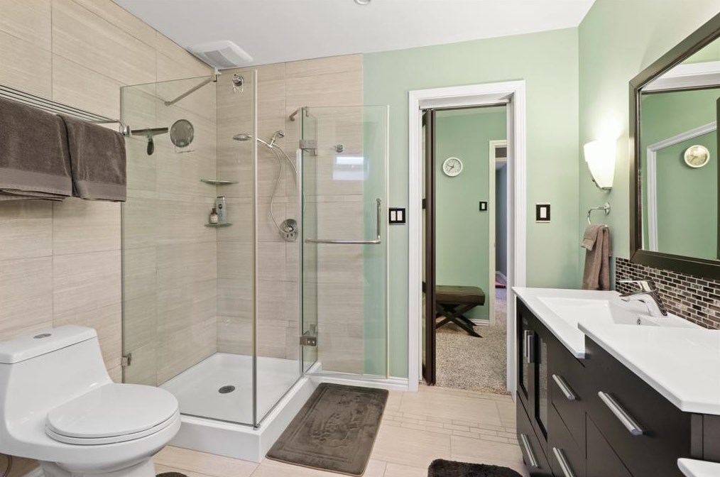 3418 Woodmere Ln, Sugar Land TX  77478-5225 exterior