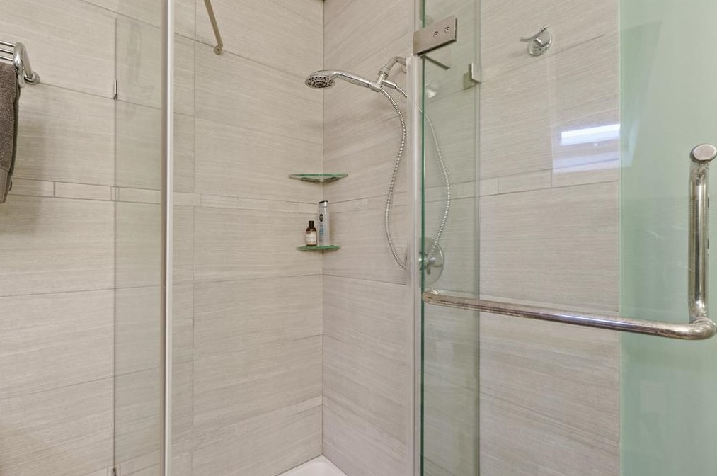 3418 Woodmere Ln, Sugar Land TX  77478-5225 exterior