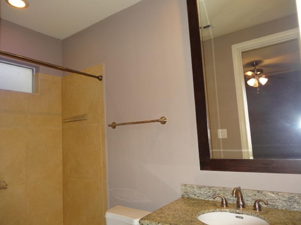 5724 Kansas St, Houston TX  77007-1115 exterior