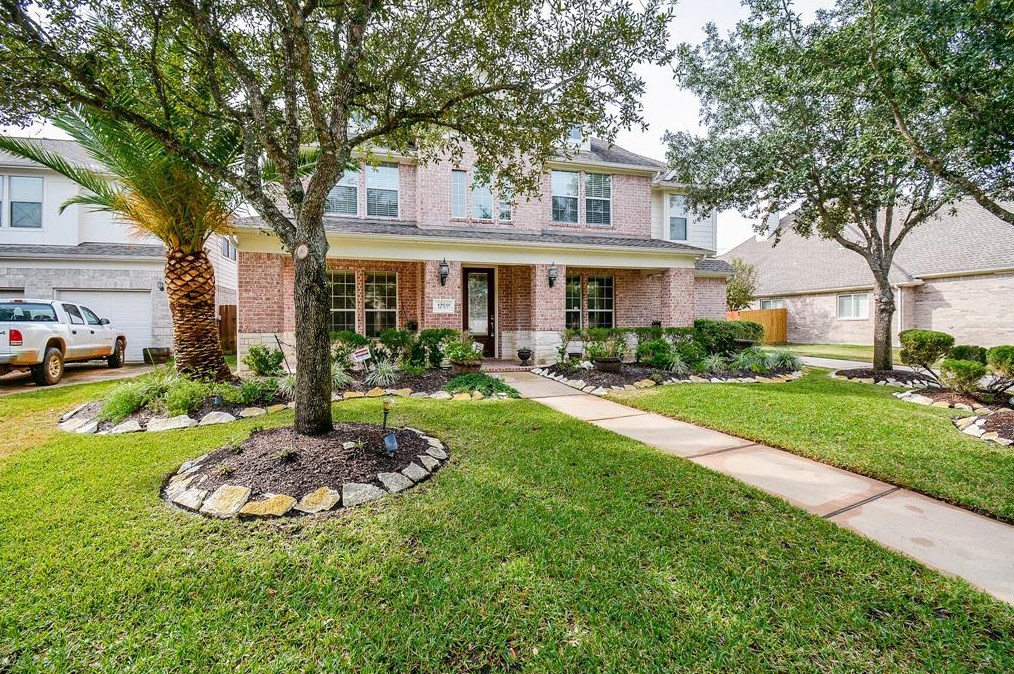17511 Warm Winds Dr, Tomball, TX 77377