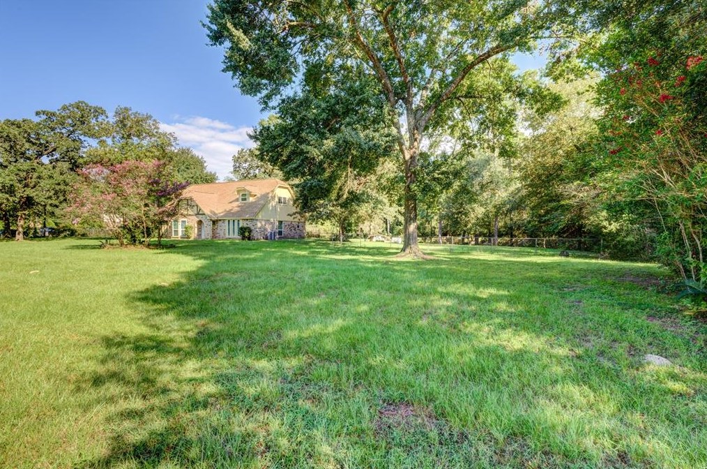 703 Ruby Ln, Magnolia, TX 77354