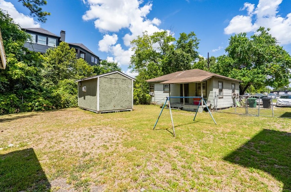 1018 18 St, Houston TX 77008-3336 exterior