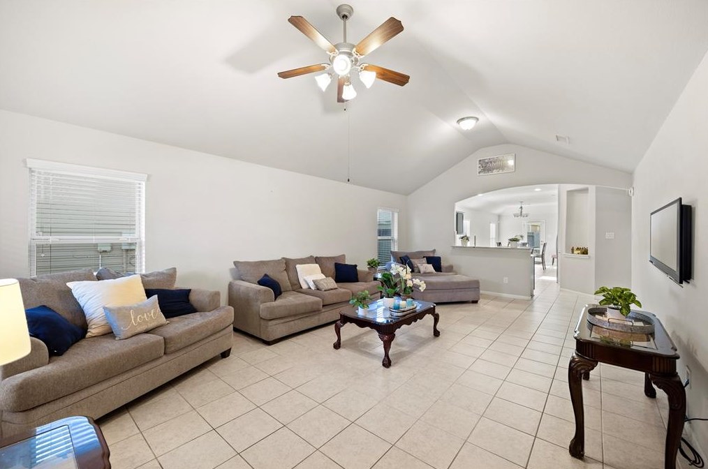 1920 Acaciawood Way, Houston TX  77051 exterior